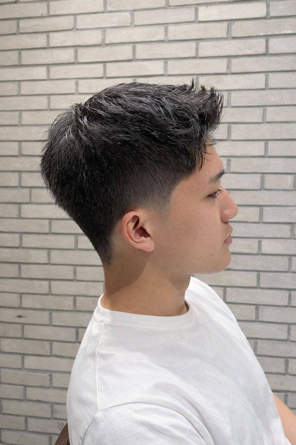 Korean men's hair style at JUNO HAIR Myeongdong hair salon (2nd Branch) — trend cut, two-block, men's perm · case 4